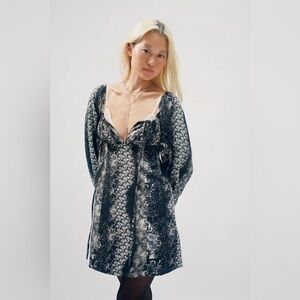 Urban Outfitters UO Vivienne Printed Long Sleeve Mini Dress sold out NWT size S